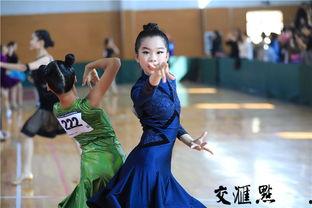 今日吃瓜女大学生校园舞蹈,女大学生活力四溢的吃瓜时刻