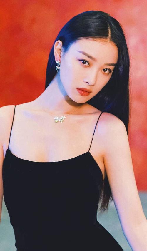 女明星网红牵手照片高清,高清美照引网友热议