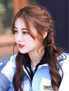 极萌熨斗明星网红款,时尚与实用并存，打造精致生活新潮流”