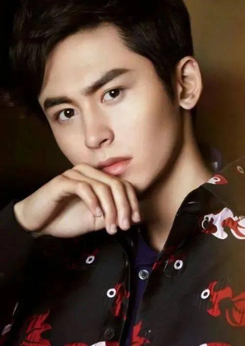 明星网红朱哥图片大全,网红明星的时尚瞬间大盘点