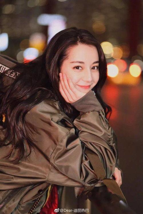 汉街明星网红是谁,揭秘汉街网红背后的故事