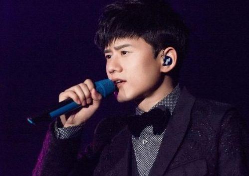 唱歌男明星网红个字高,揭秘唱歌男明星网红的独特魅力