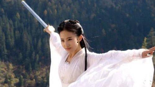 明星网红挂耳染杨过,明星网红挂耳染演绎杨过风采